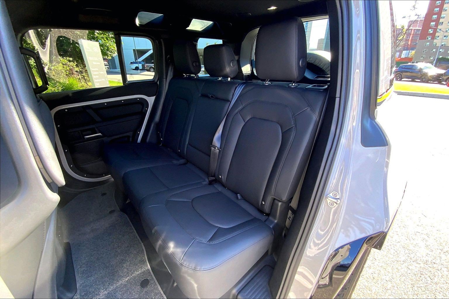 Certified 2026 Land Rover Defender 110 X-Dynamic SE AWD/4WD image 20