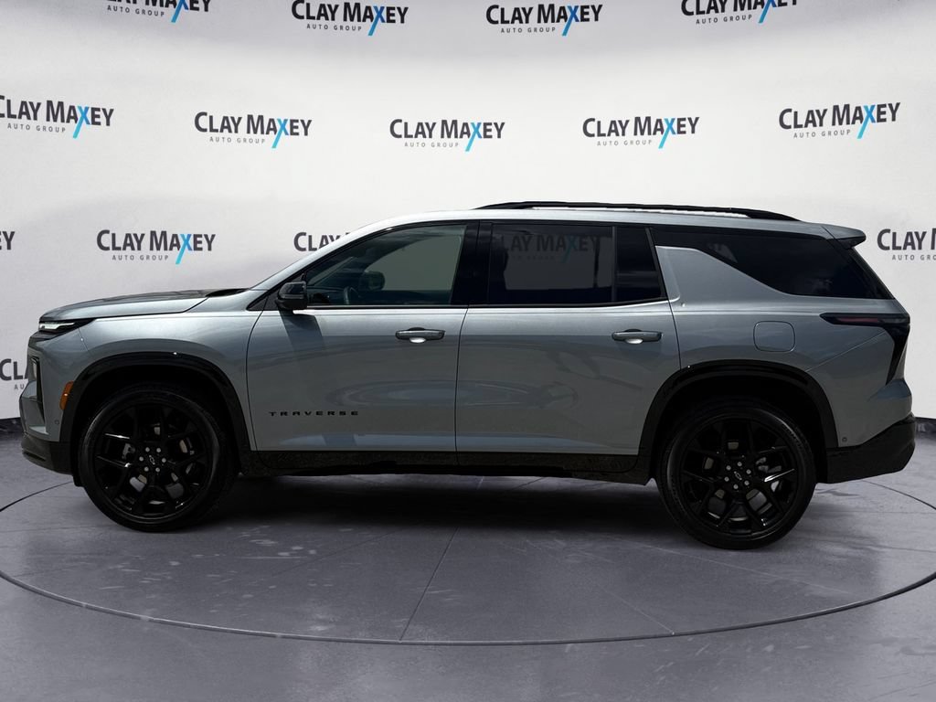 Used 2026 Chevrolet Traverse RS FWD image 2