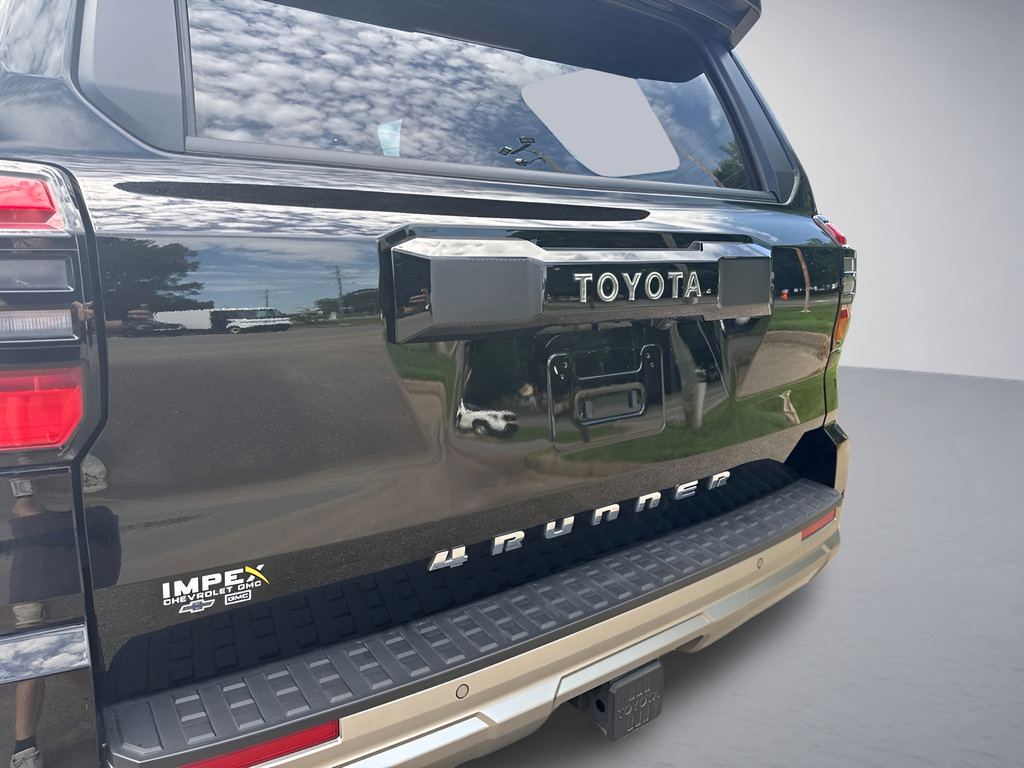 Used 2025 Toyota 4Runner Limited AWD/4WD image 37