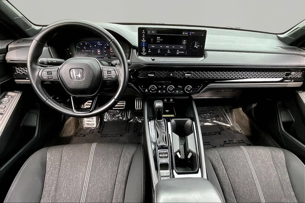 Used 2025 Honda Accord Sport image 8