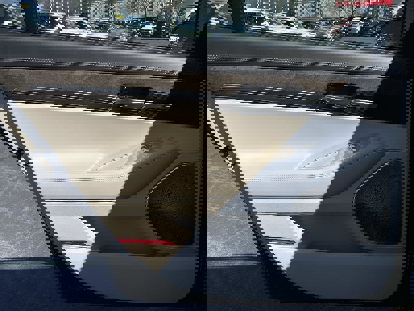 Used 2017 Genesis G90 3.3T Premium image 11