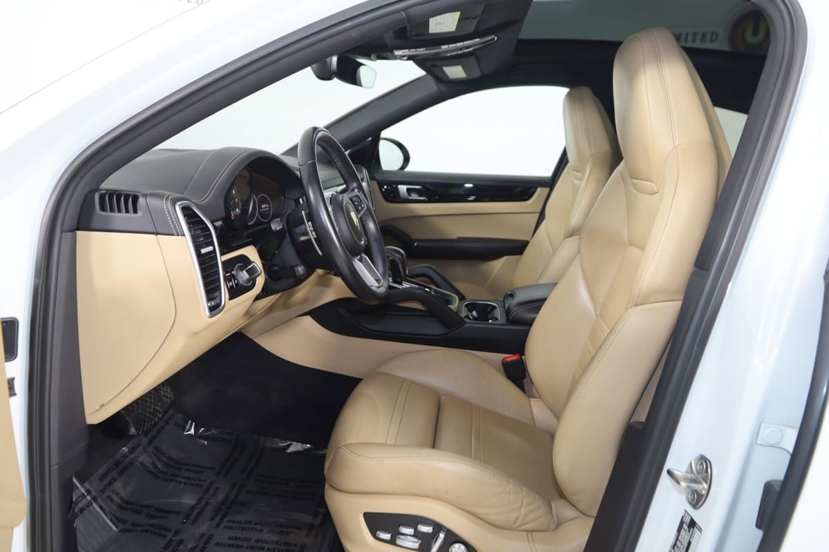 Used 2020 Porsche Cayenne AWD/4WD image 12