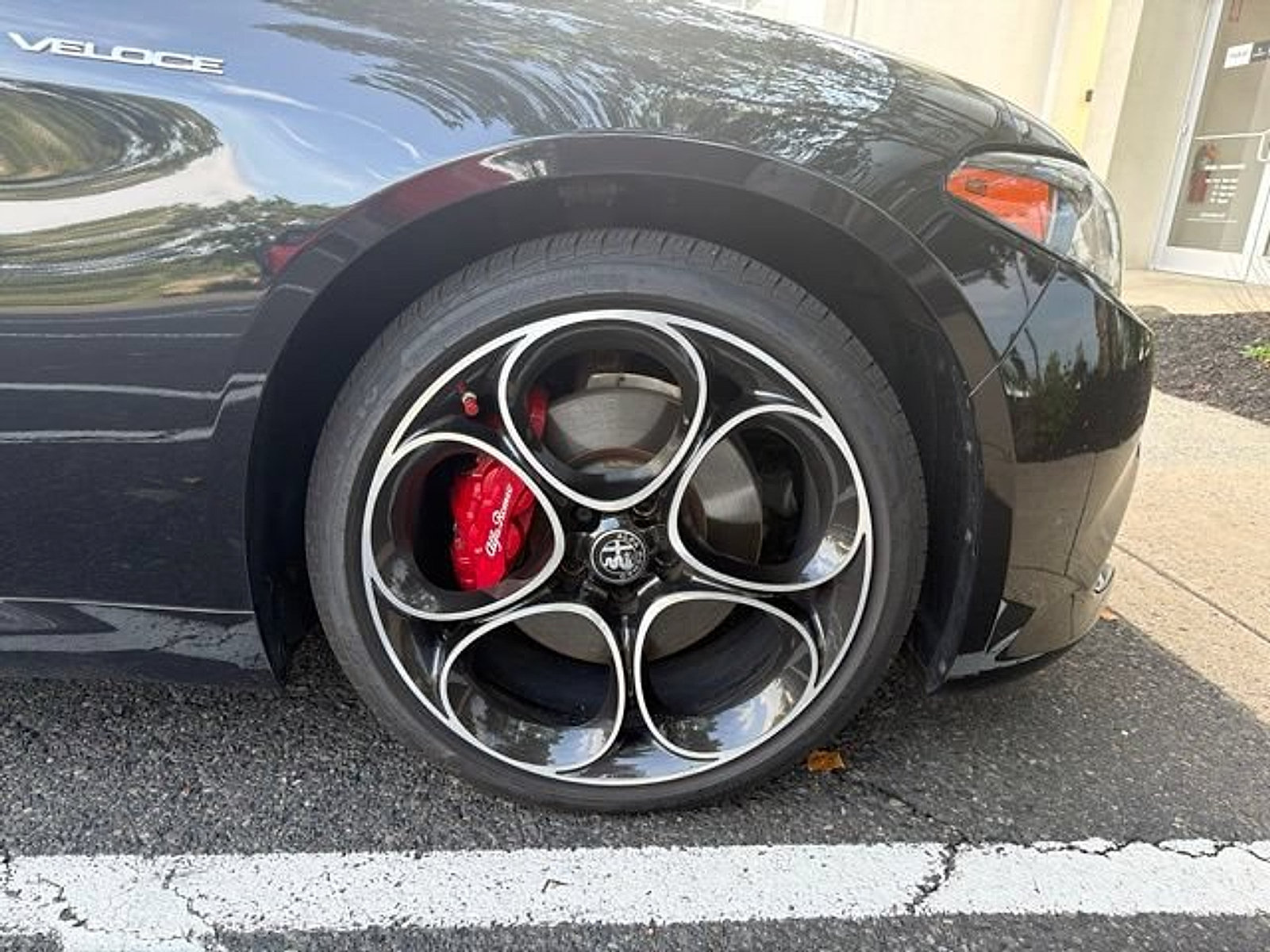 Used 2025 Alfa Romeo Giulia AWD w/ Veloce Package AWD image 12
