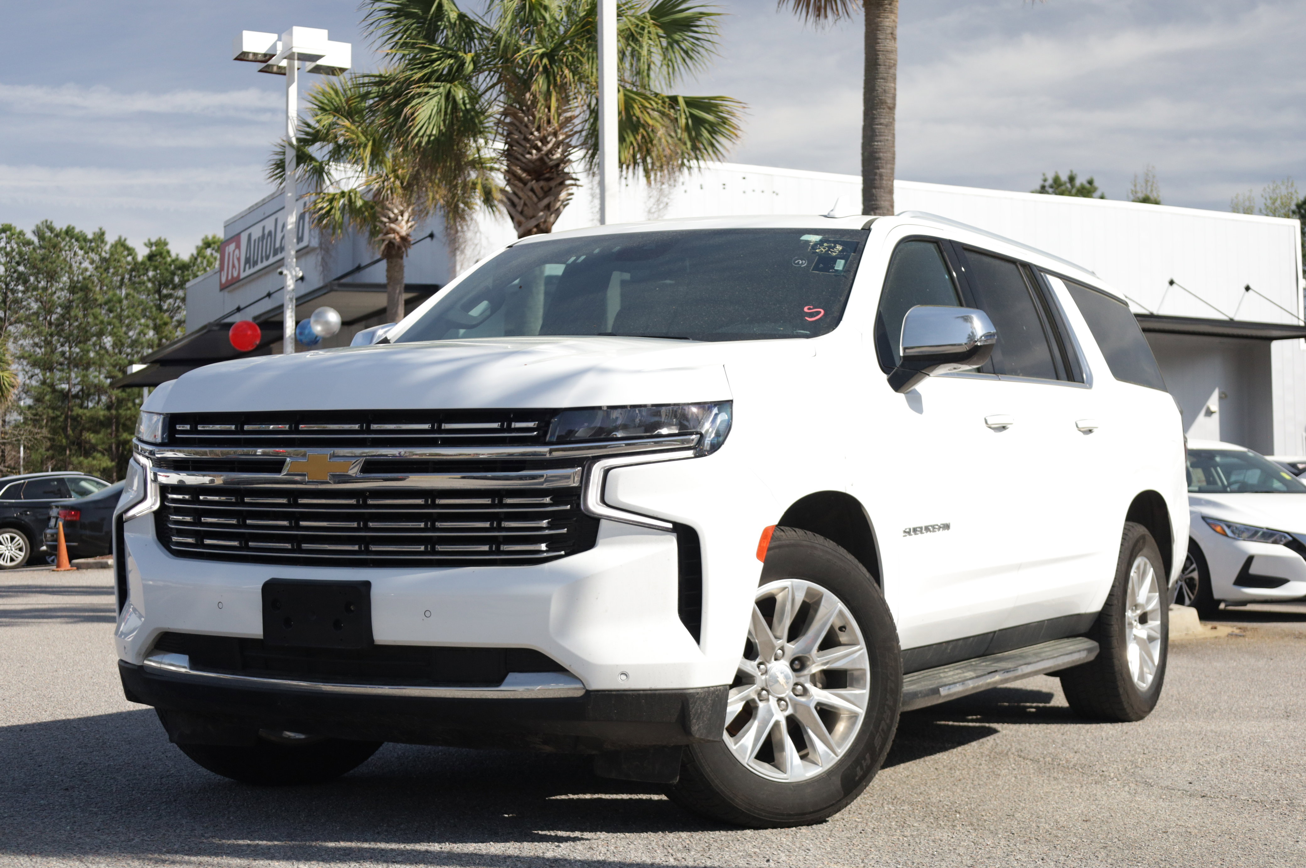 Used 2023 Chevrolet Suburban Premier image 1