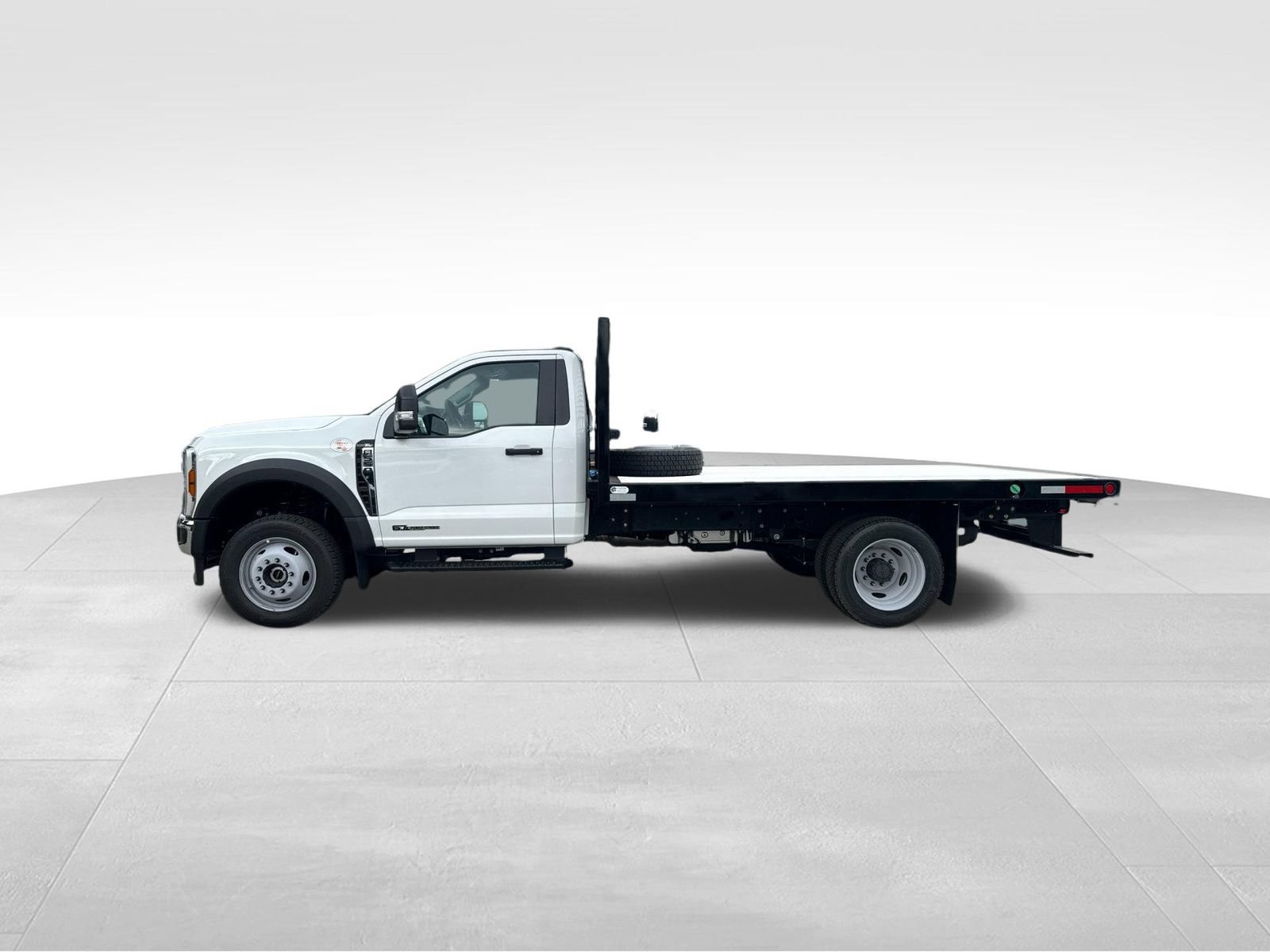 Used 2024 Ford F550 4x4 Regular Cab Super Duty image 6