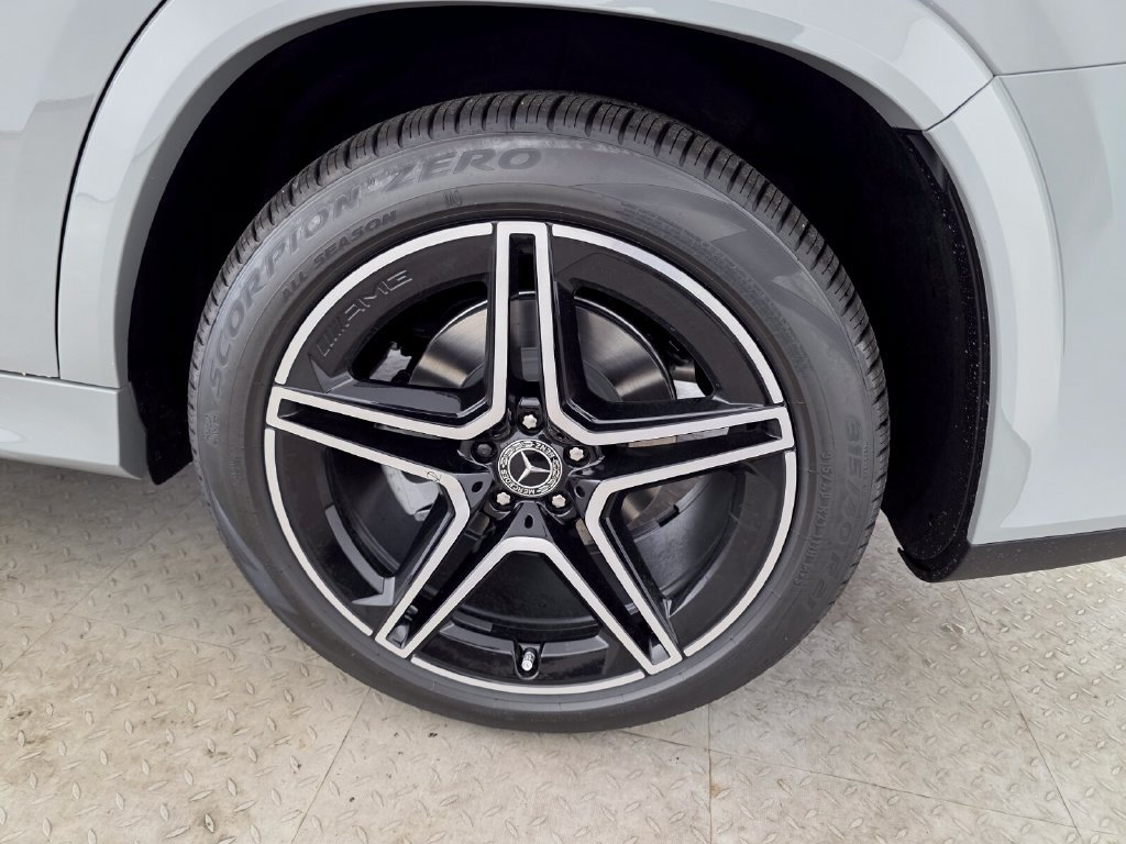 New 2027 Mercedes-Benz GLS 450 4MATIC image 13