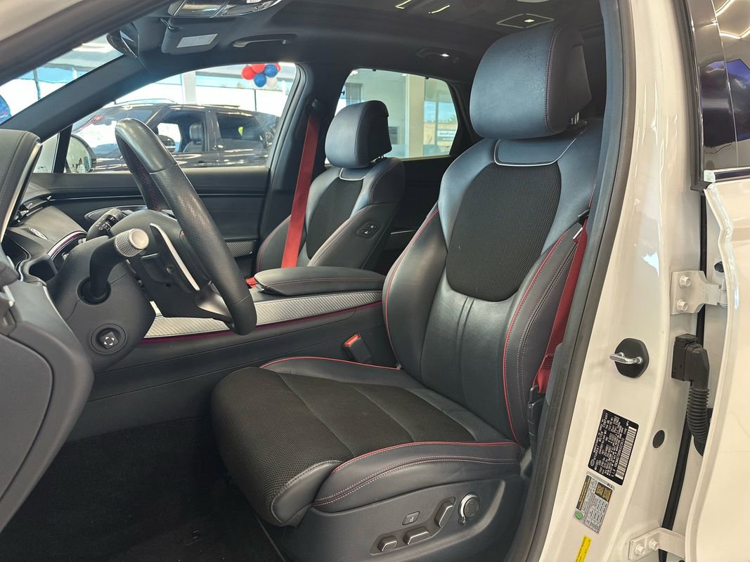 Used 2022 Genesis GV70 2.5T w/ Sport Prestige Package image 21