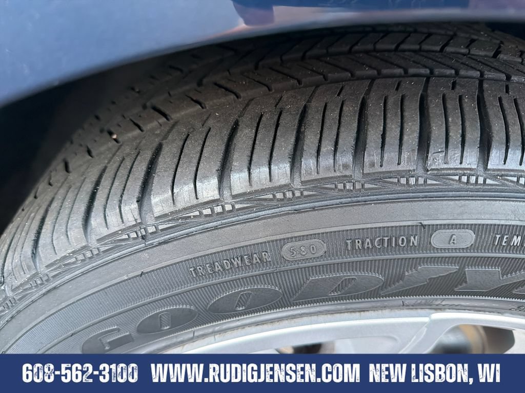 Used 2021 Chevrolet Malibu LT FWD image 26