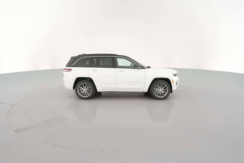 New 2025 Jeep Grand Cherokee Summit w/ Luxury Tech Group V image 14
