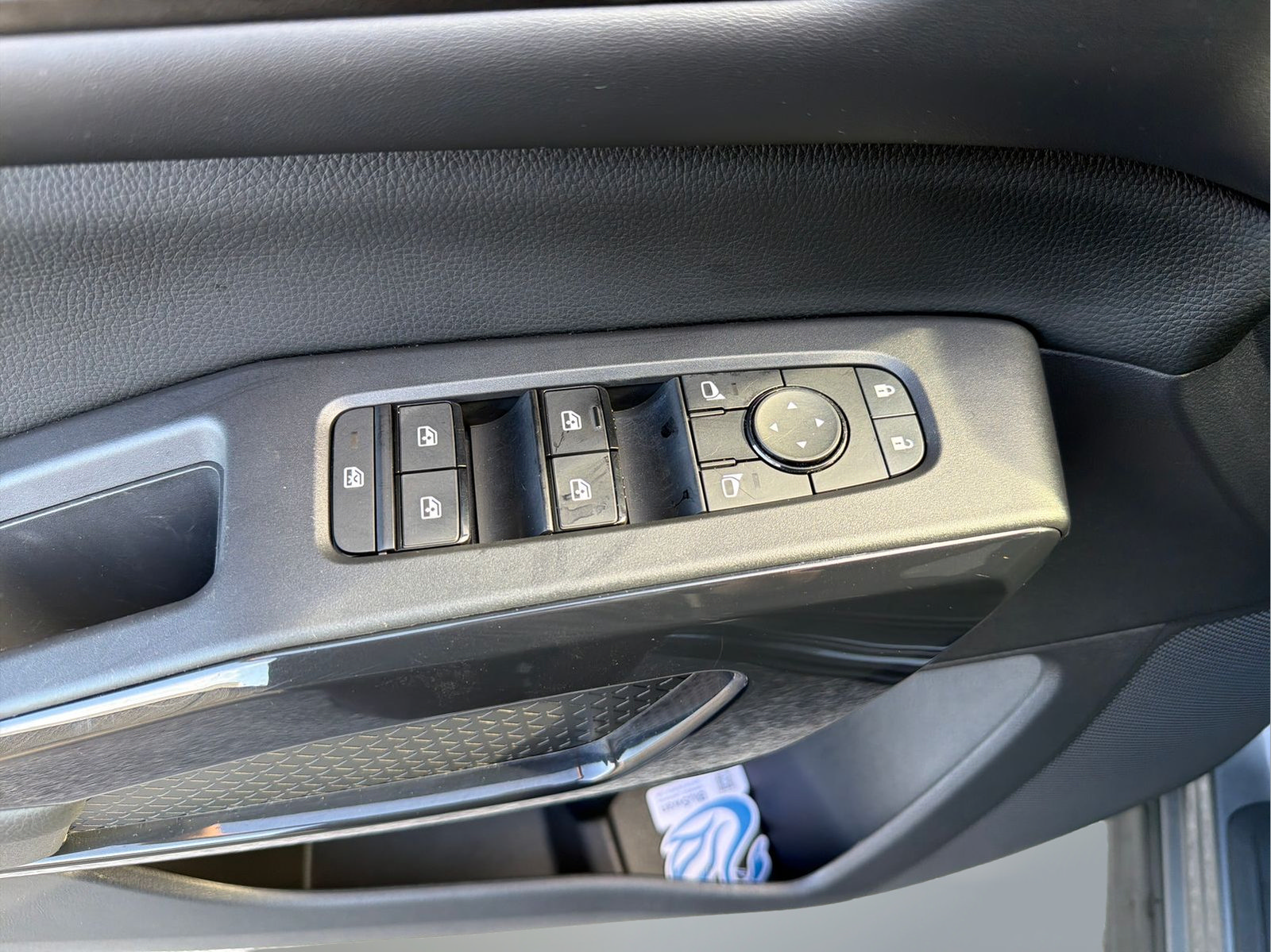 Certified 2023 Nissan Pathfinder S FWD image 22