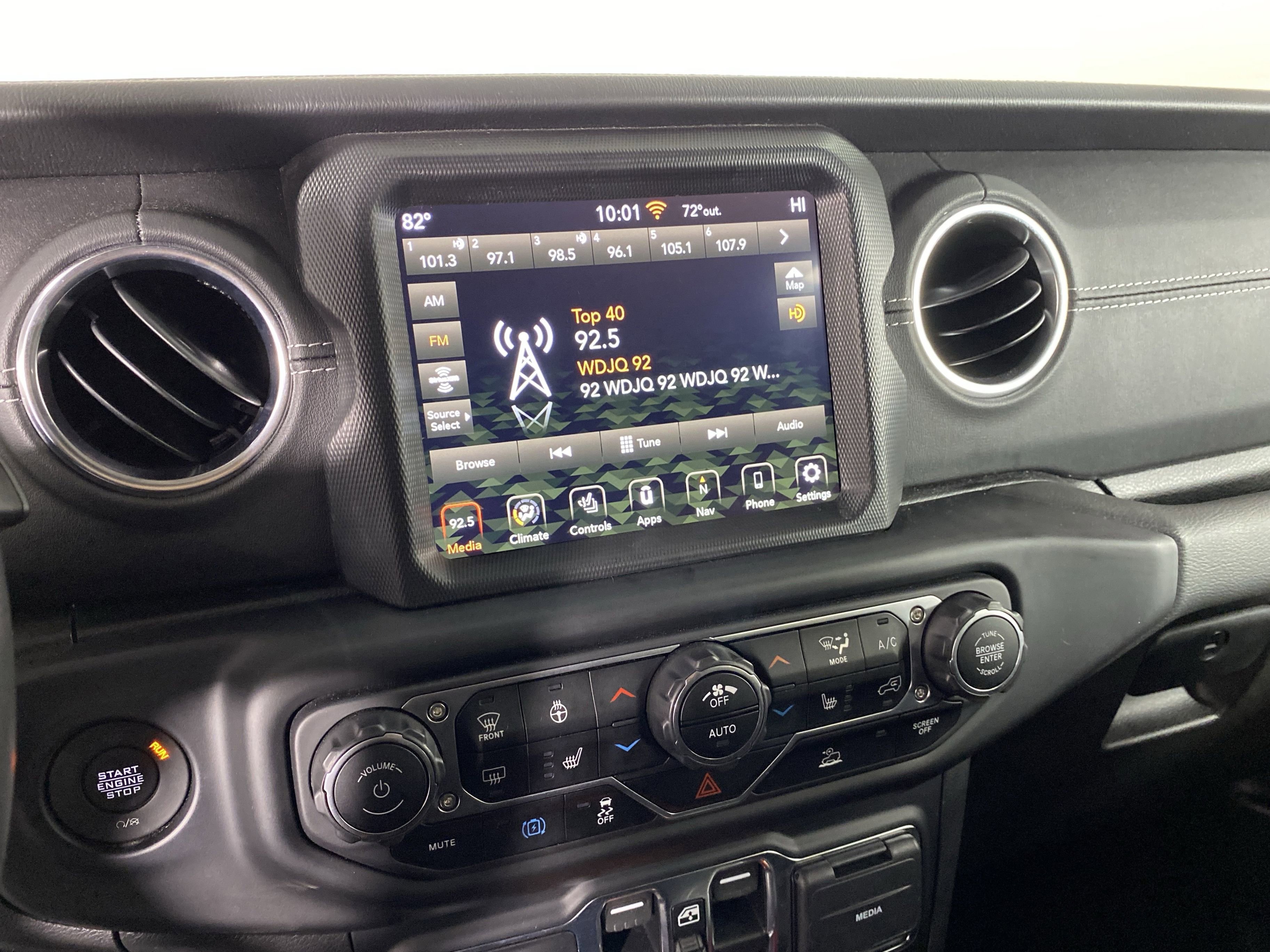 Used 2022 Jeep Wrangler Unlimited Sahara w/ Cold Weather Group image 30