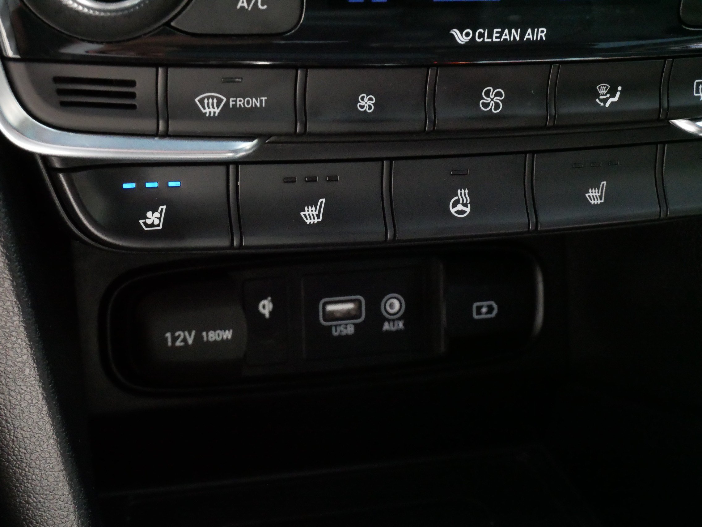 Used 2019 Hyundai Santa Fe AWD image 32
