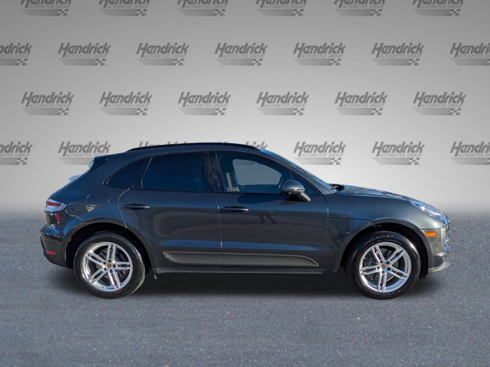 Used 2021 Porsche Macan image 3