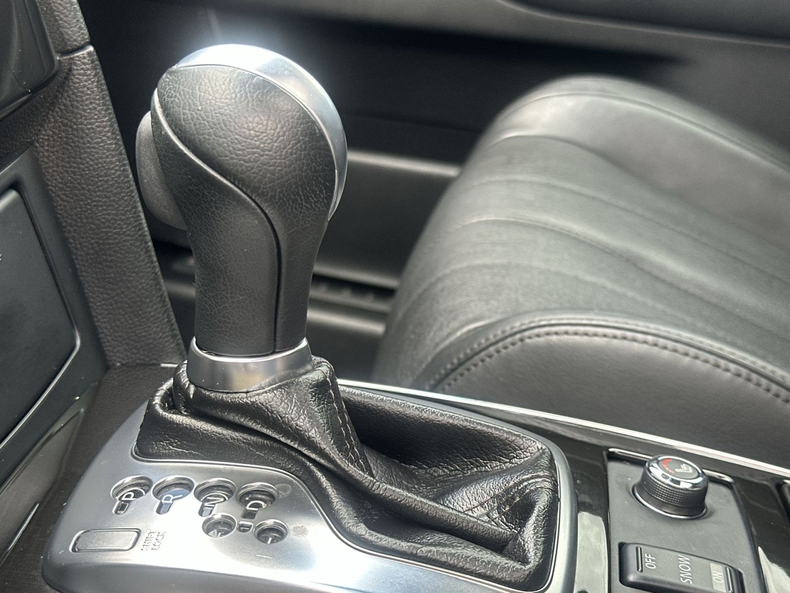 Used 2015 INFINITI QX70 2WD w/ Premium Package image 30