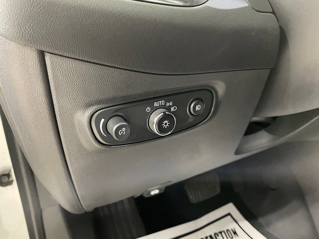 Used 2021 Chevrolet Equinox Premier image 32