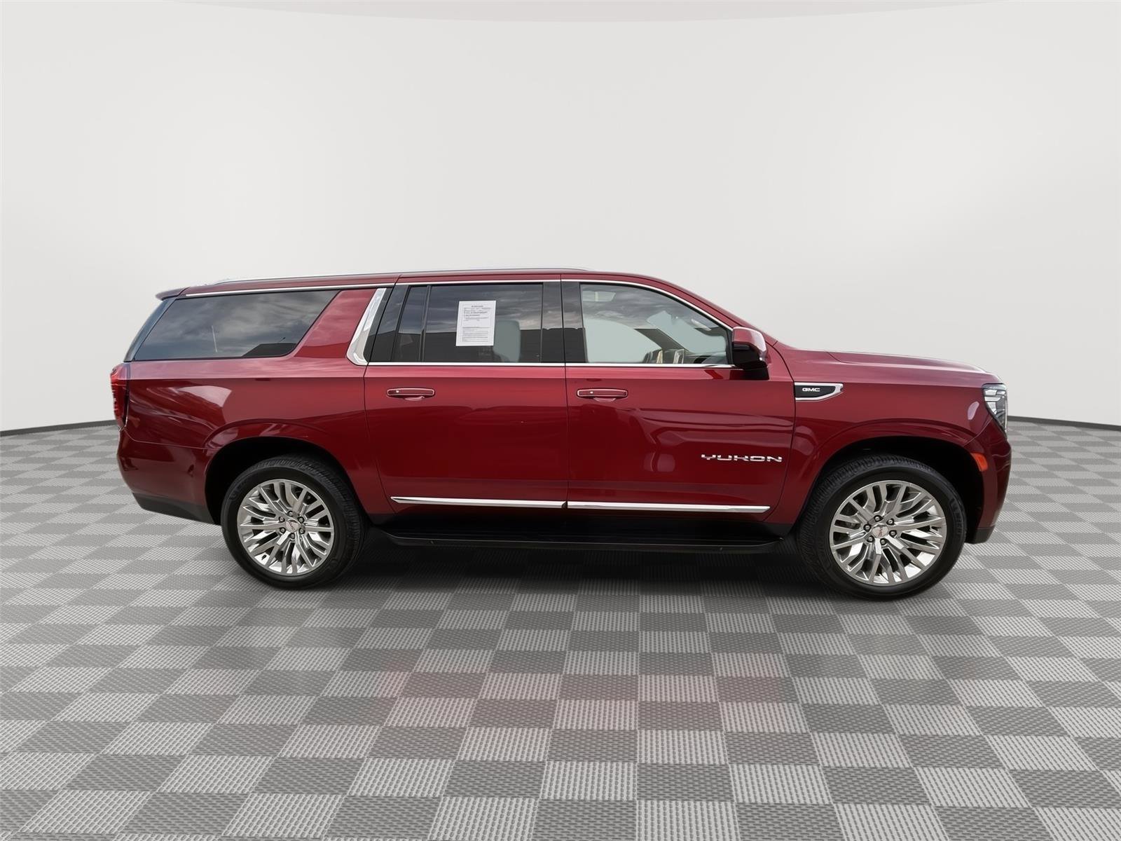 Used 2023 GMC Yukon XL SLT image 6