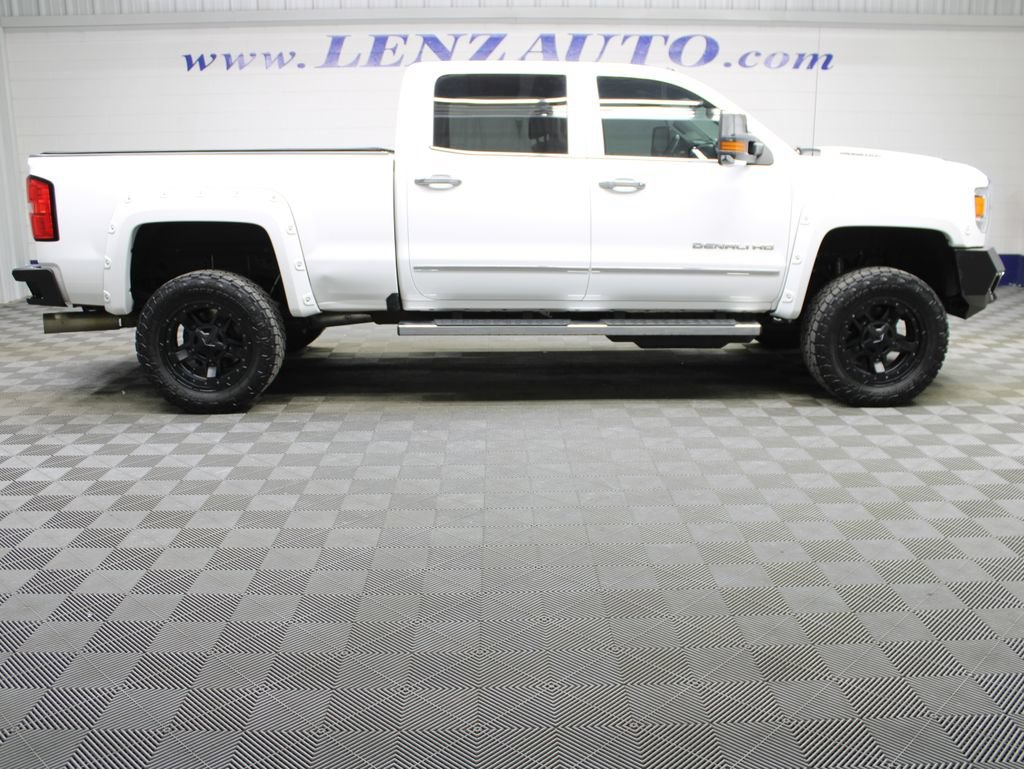 Used 2017 GMC Sierra 2500 Denali w/ Duramax Plus Package AWD/4WD image 3