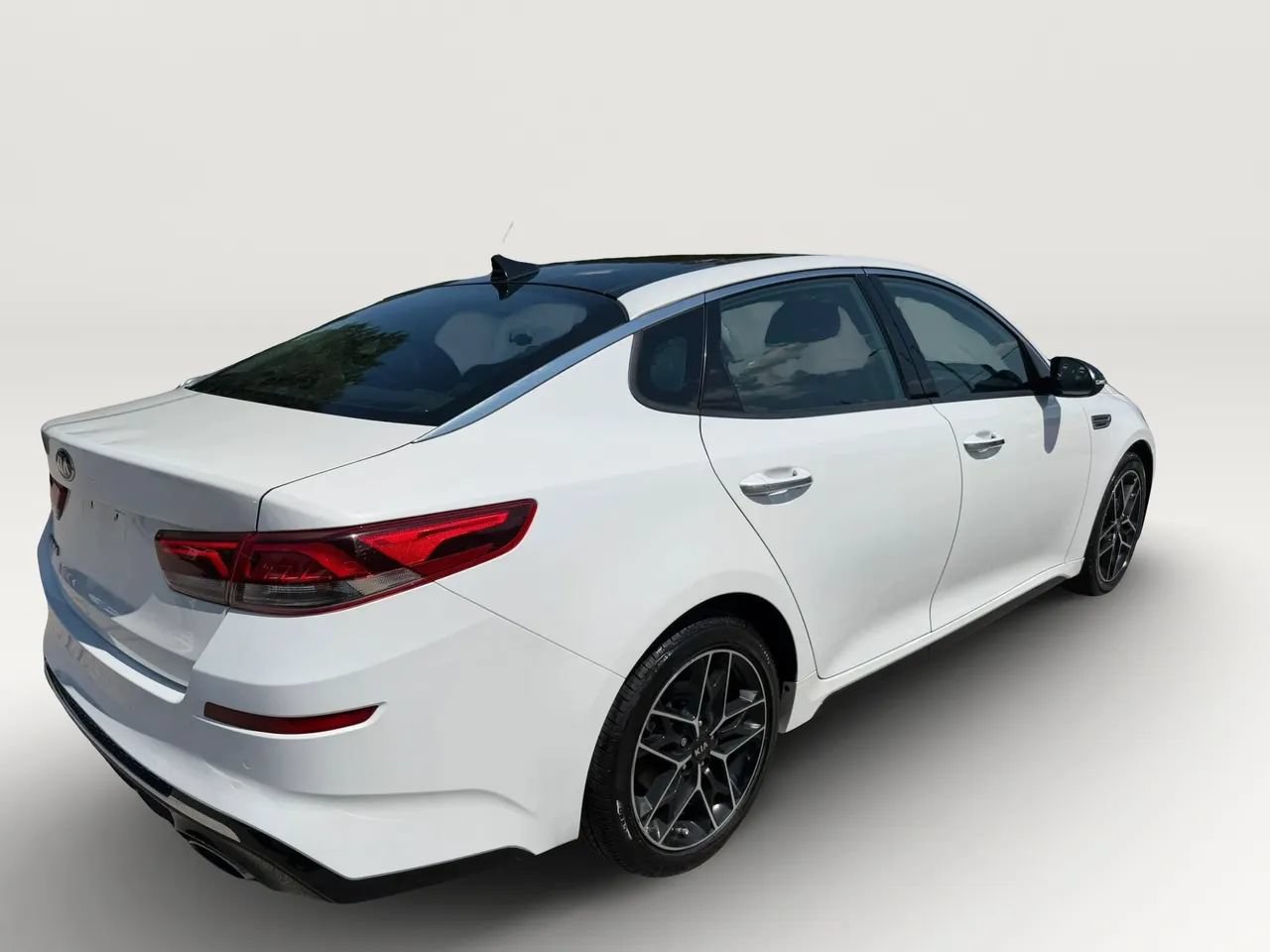 Used 2020 Kia Optima SE FWD image 3