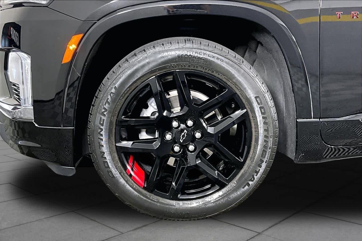 Used 2023 Chevrolet Traverse Premier w/ Redline Edition FWD image 10
