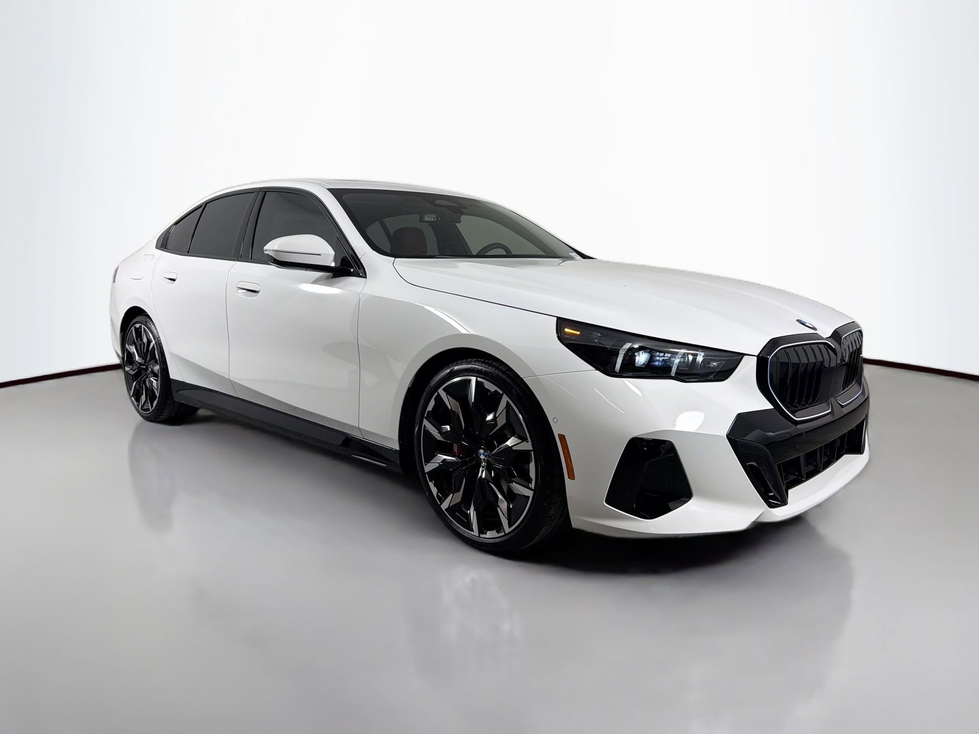 New 2026 BMW 540i xDrive w/ M Sport Package image 3