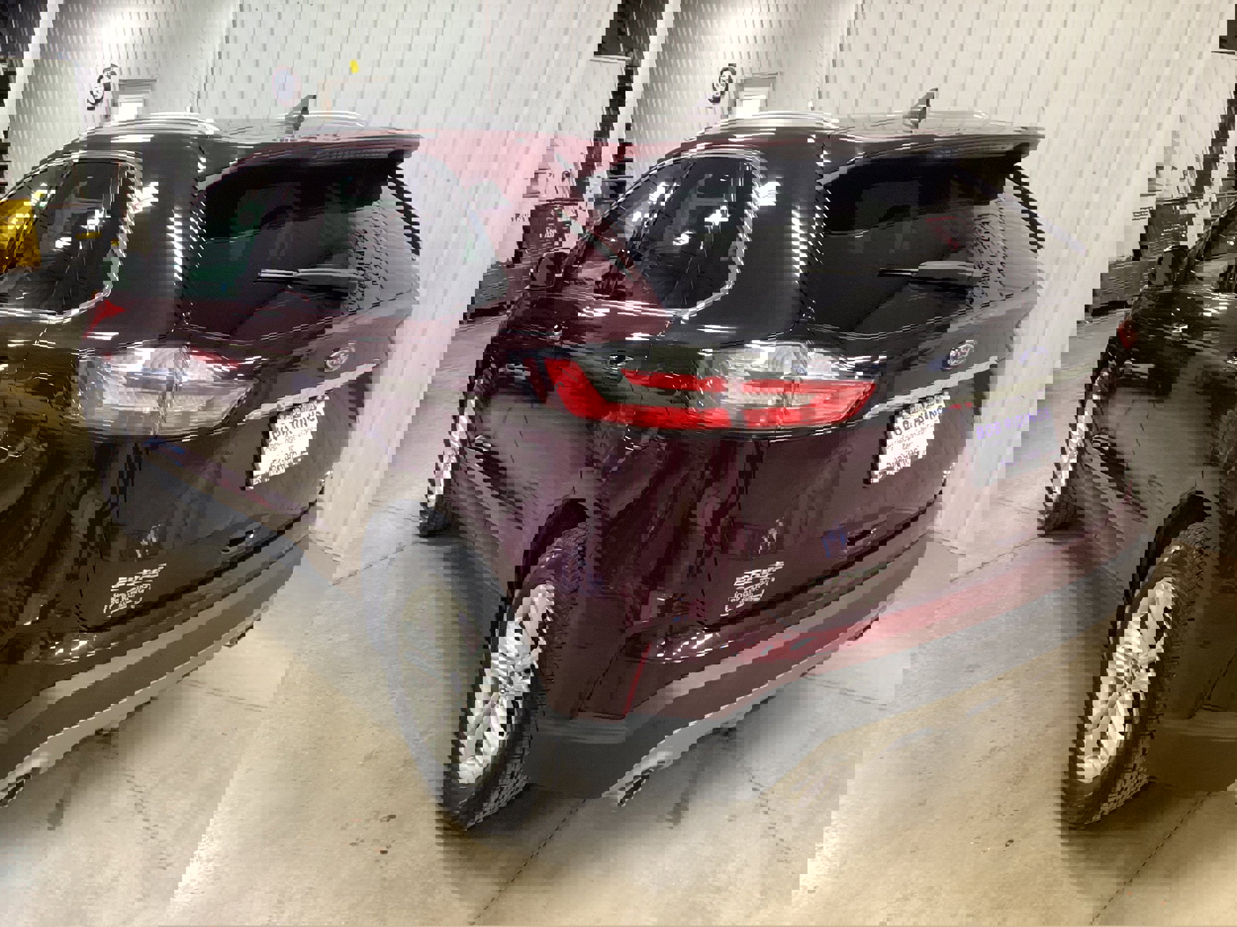 Used 2020 Ford Edge SEL w/ Convenience Package image 3