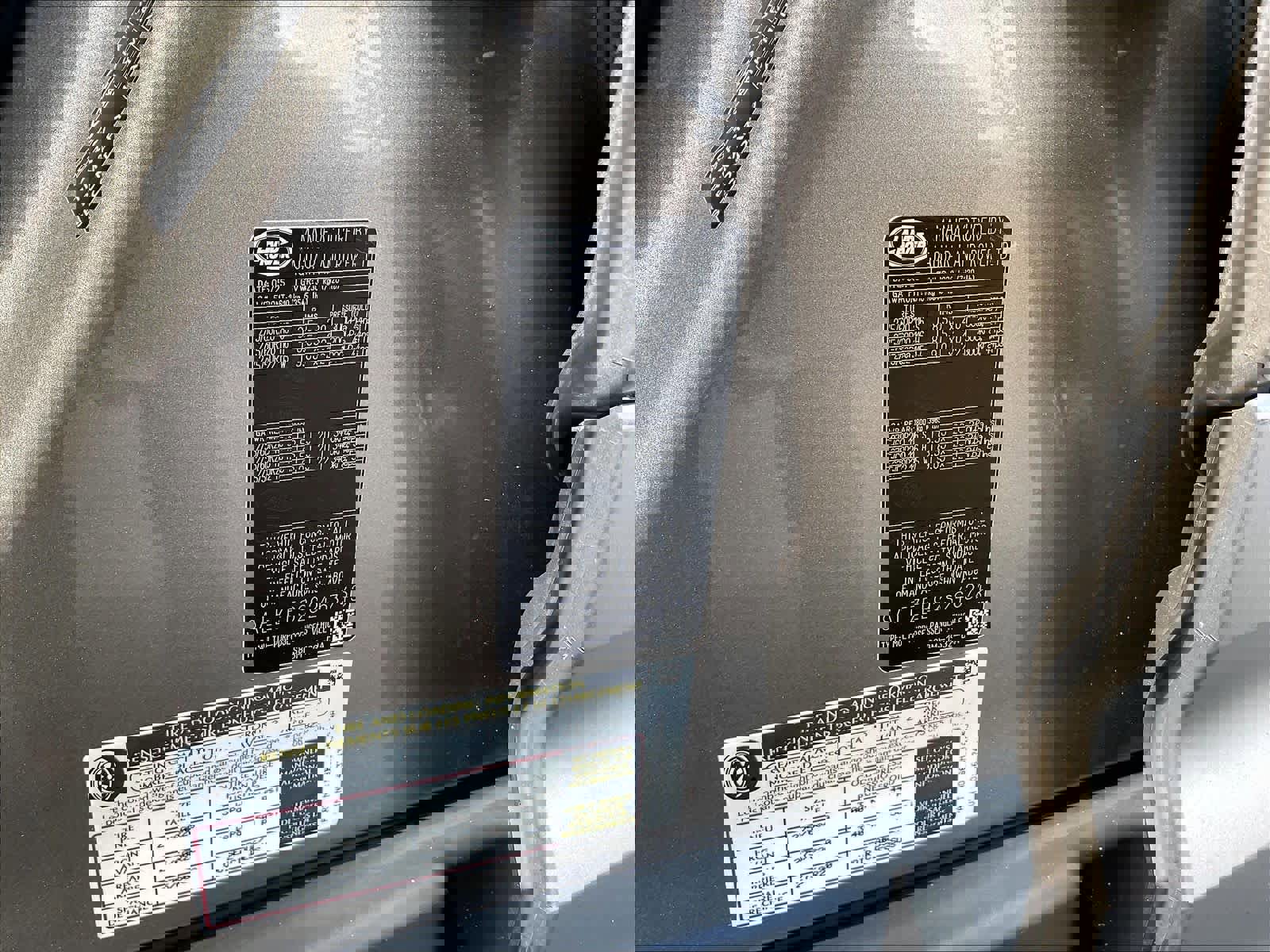 Used 2025 Land Rover Defender 110 AWD/4WD image 34