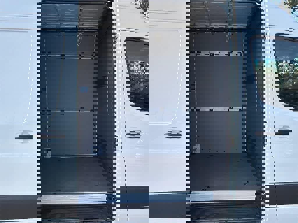 Used 2025 Mercedes-Benz Sprinter 2500 image 14