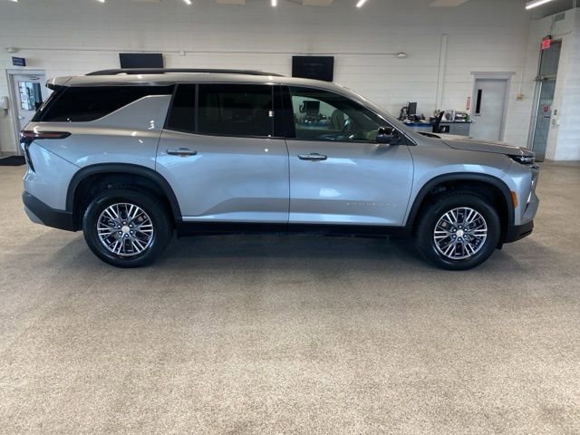 Used 2025 Chevrolet Traverse LT AWD/4WD image 4