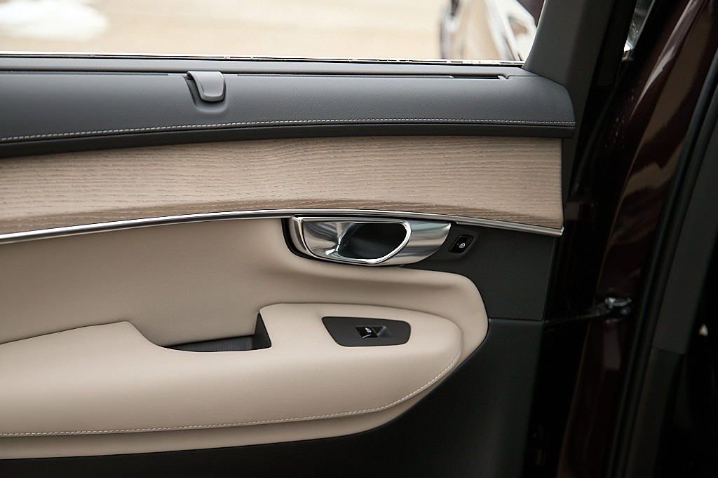 New 2026 Volvo XC90 T8 Ultra w/ Protection Package image 19