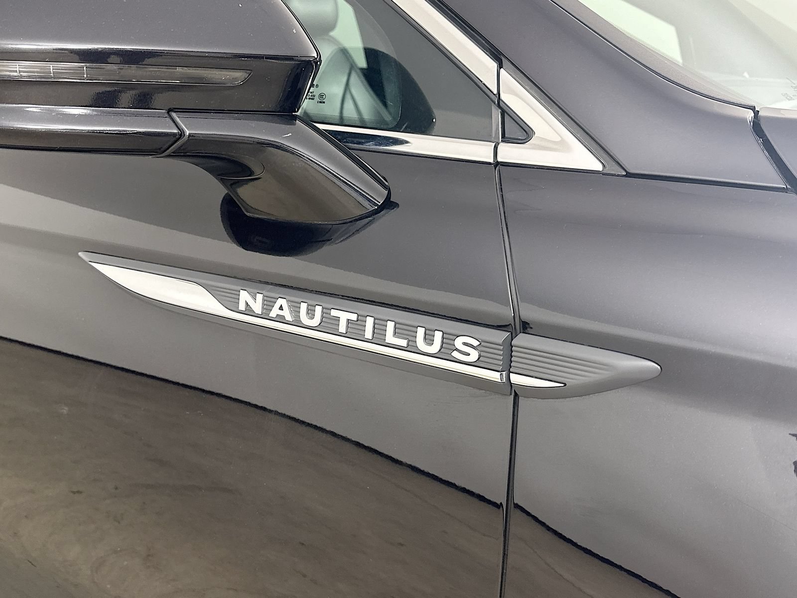 Used 2019 Lincoln Nautilus Reserve AWD/4WD image 9