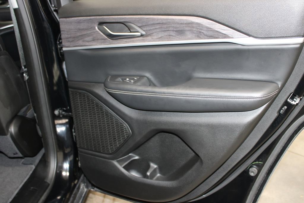 Used 2023 Jeep Grand Cherokee Limited image 26