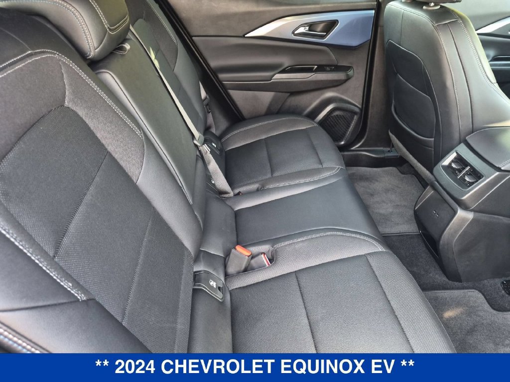 Used 2024 Chevrolet Equinox EV LT AWD/4WD image 30