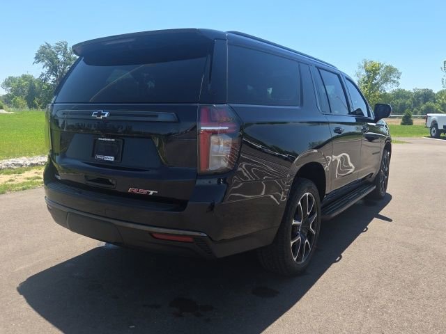 Used 2021 Chevrolet Suburban RST w/ Rear Media and Nav Package AWD/4WD image 9