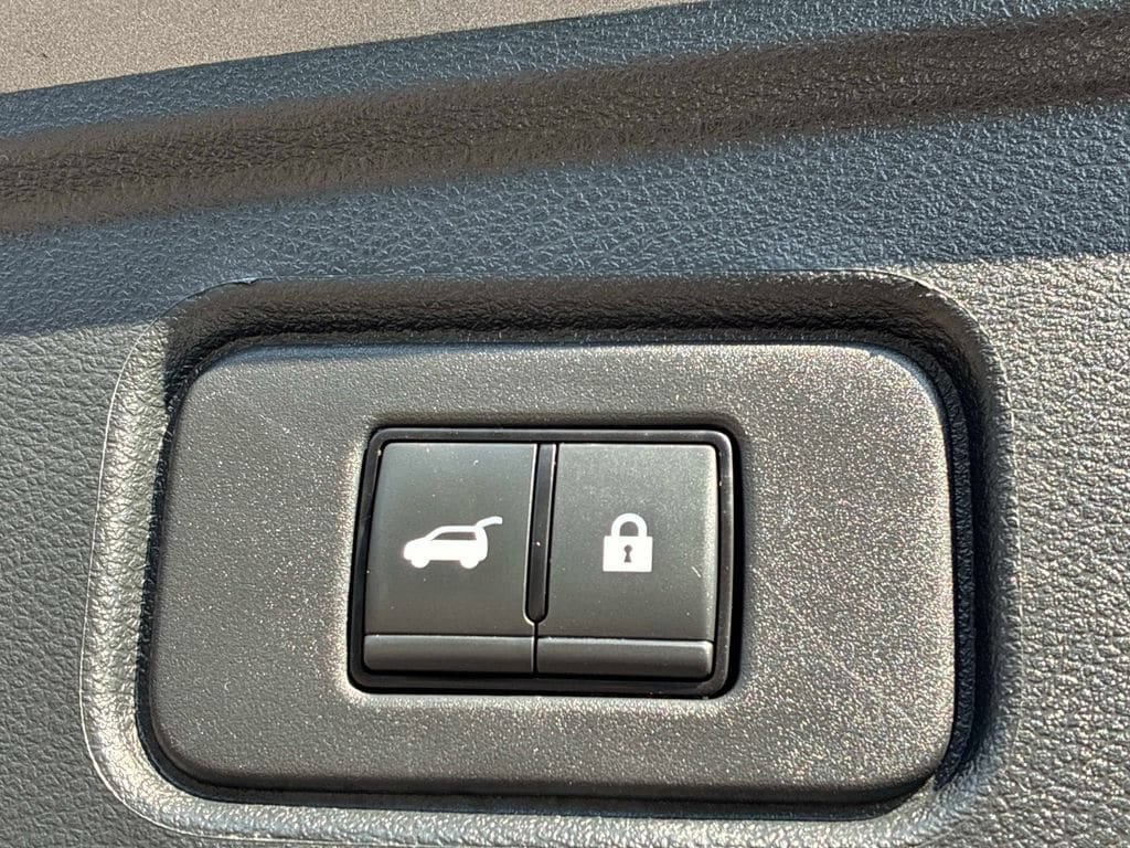 Certified 2023 Nissan Pathfinder Platinum AWD/4WD image 13