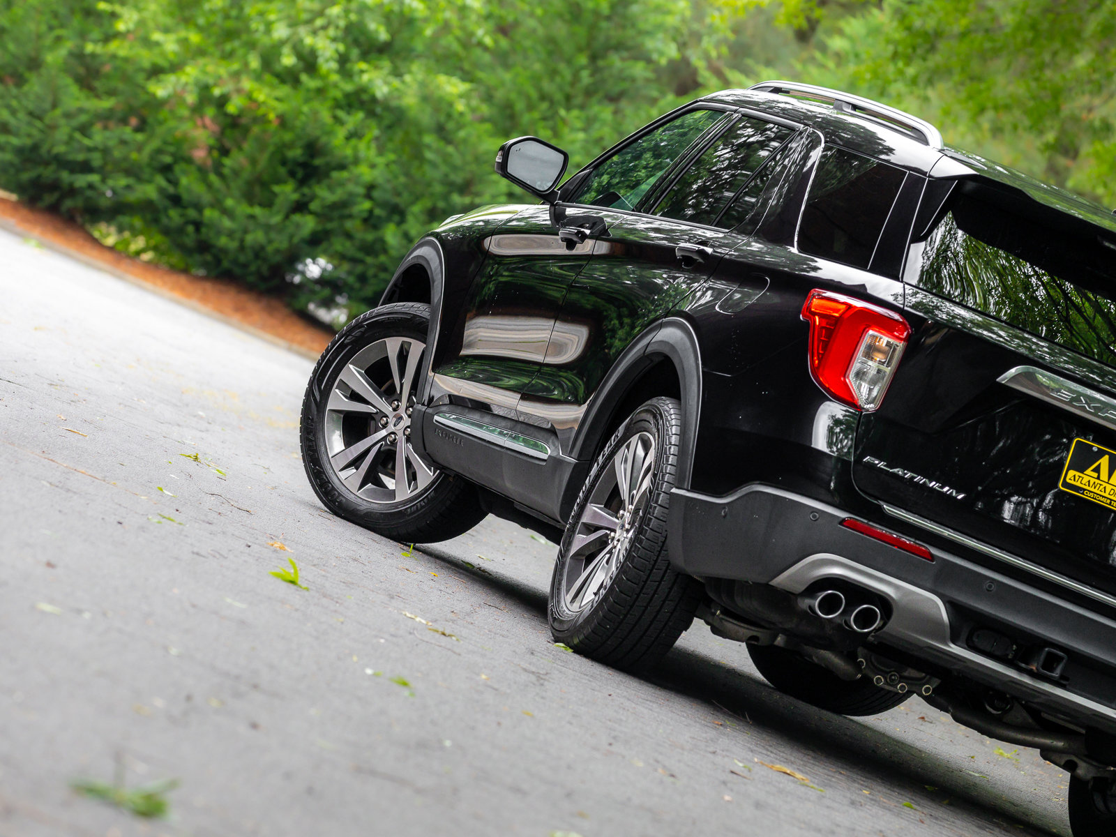 Used 2020 Ford Explorer Platinum w/ Premium Technology Package AWD/4WD image 23