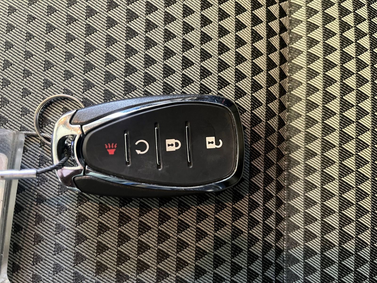 Used 2025 Chevrolet Trax LT FWD image 18