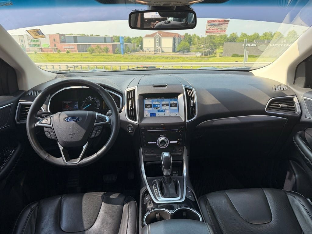Used 2017 Ford Edge Titanium w/ Equipment Group 302A AWD/4WD image 23