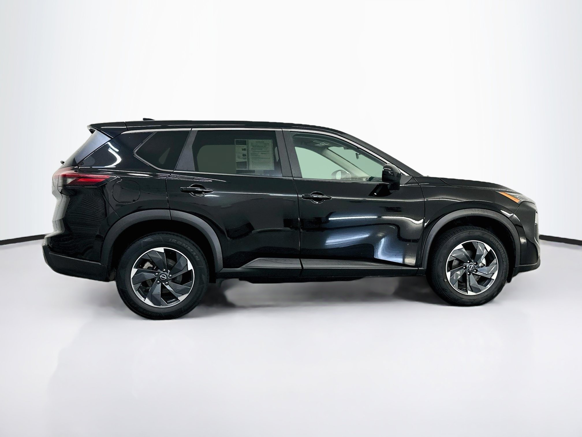 Used 2024 Nissan Rogue SV AWD/4WD image 10