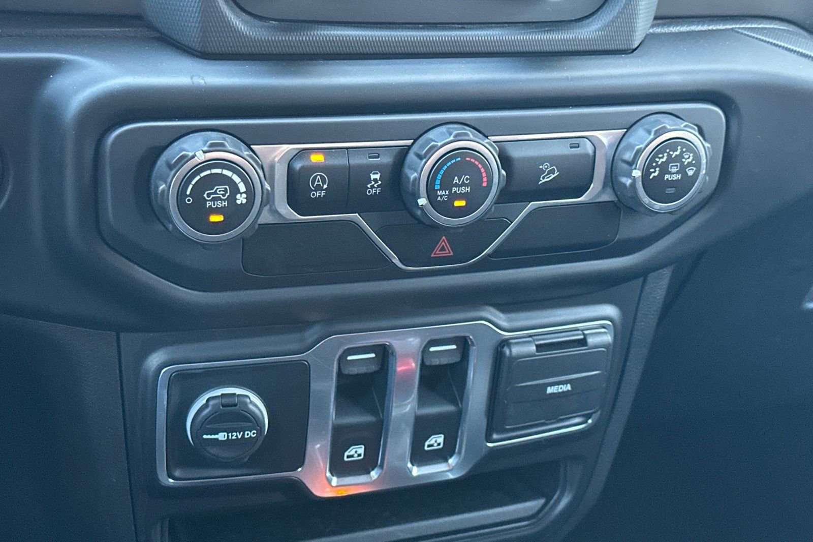 Used 2020 Jeep Wrangler Sport image 21