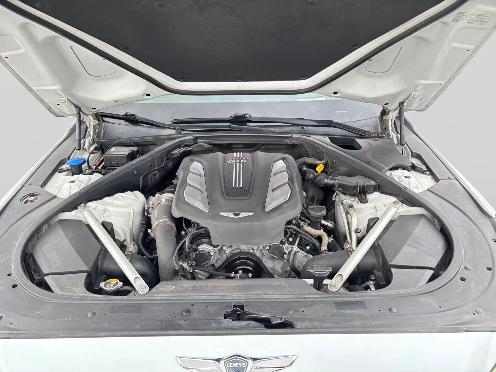 Used 2018 Genesis G90 3.3T Premium RWD image 20