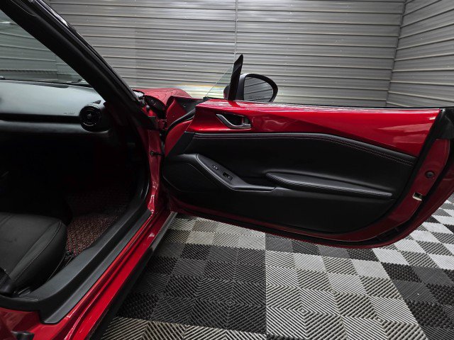 Used 2016 MAZDA MX-5 Miata Club RWD image 29