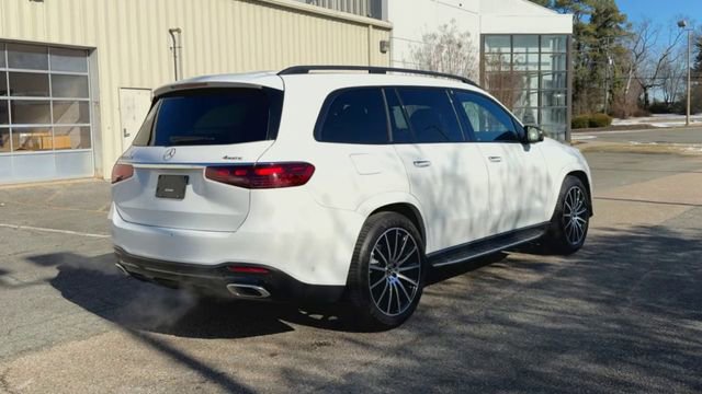 Used 2025 Mercedes-Benz GLS 580 4MATIC image 2