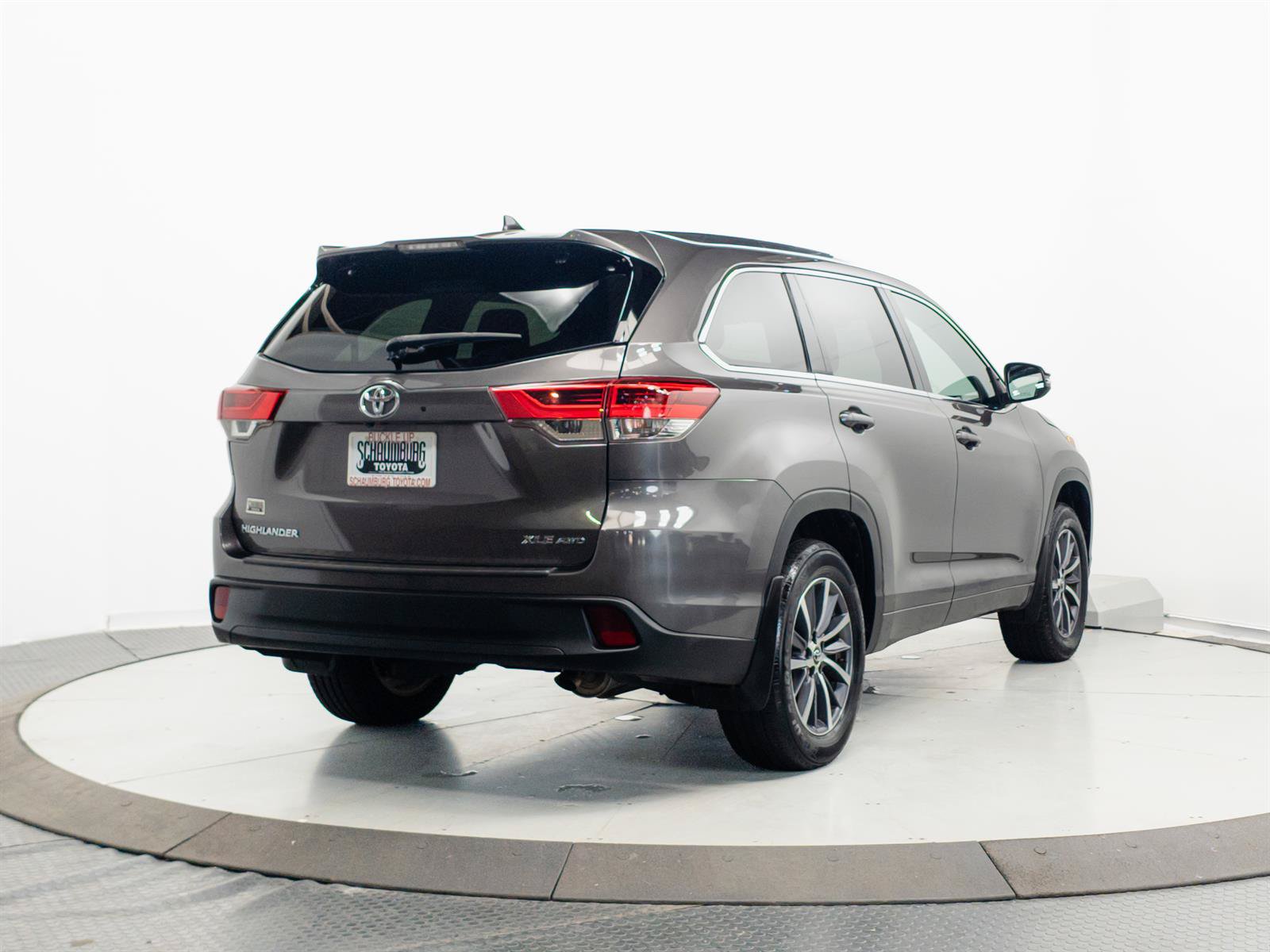 Used 2017 Toyota Highlander XLE AWD/4WD image 13