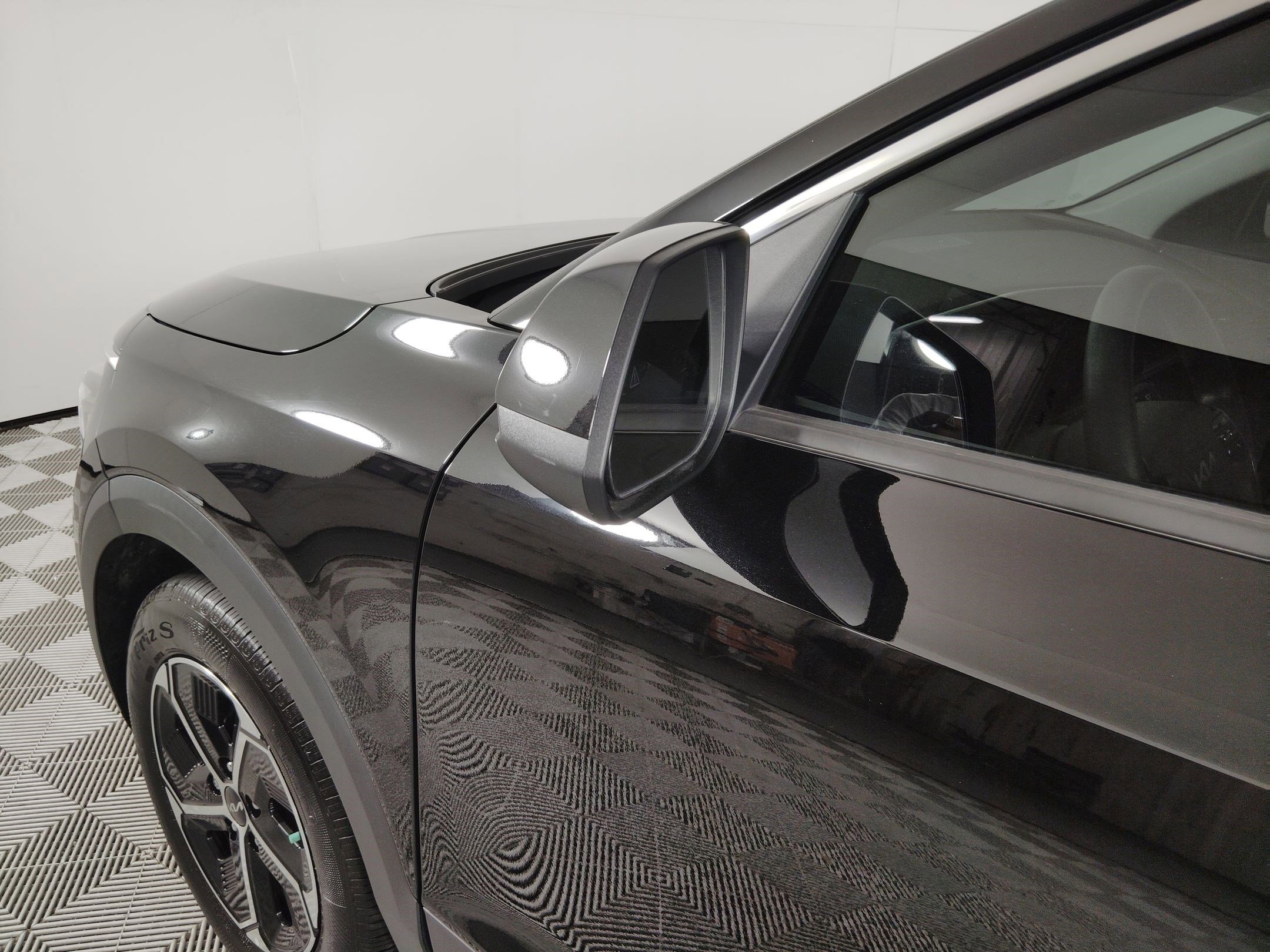 Used 2023 Kia Niro LX image 19