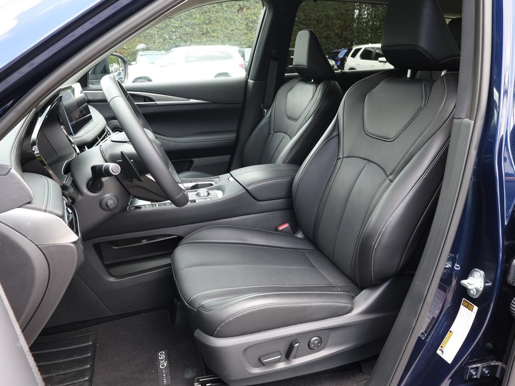 Certified 2026 INFINITI QX60 Luxe w/ Family Package AWD/4WD image 16