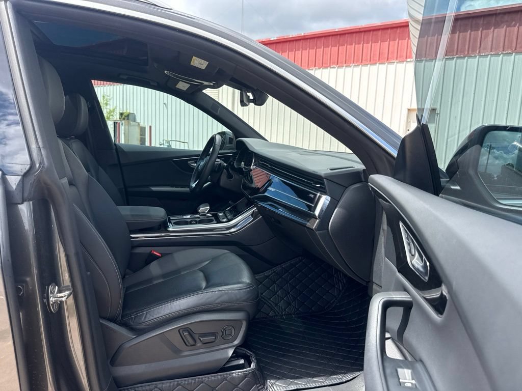 Used 2020 Audi Q8 Premium Plus w/ Premium Plus Package AWD/4WD image 26