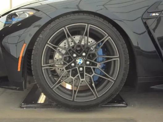 Used 2021 BMW M4 Coupe w/ Executive Package image 4