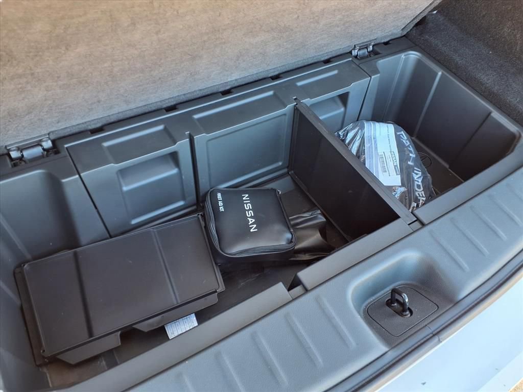 Used 2023 Nissan Pathfinder Platinum w/ Cargo Package image 32