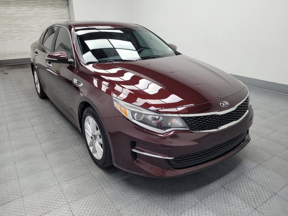 Used 2018 Kia Optima LX w/ 17" Alloy Wheels Package FWD image 13