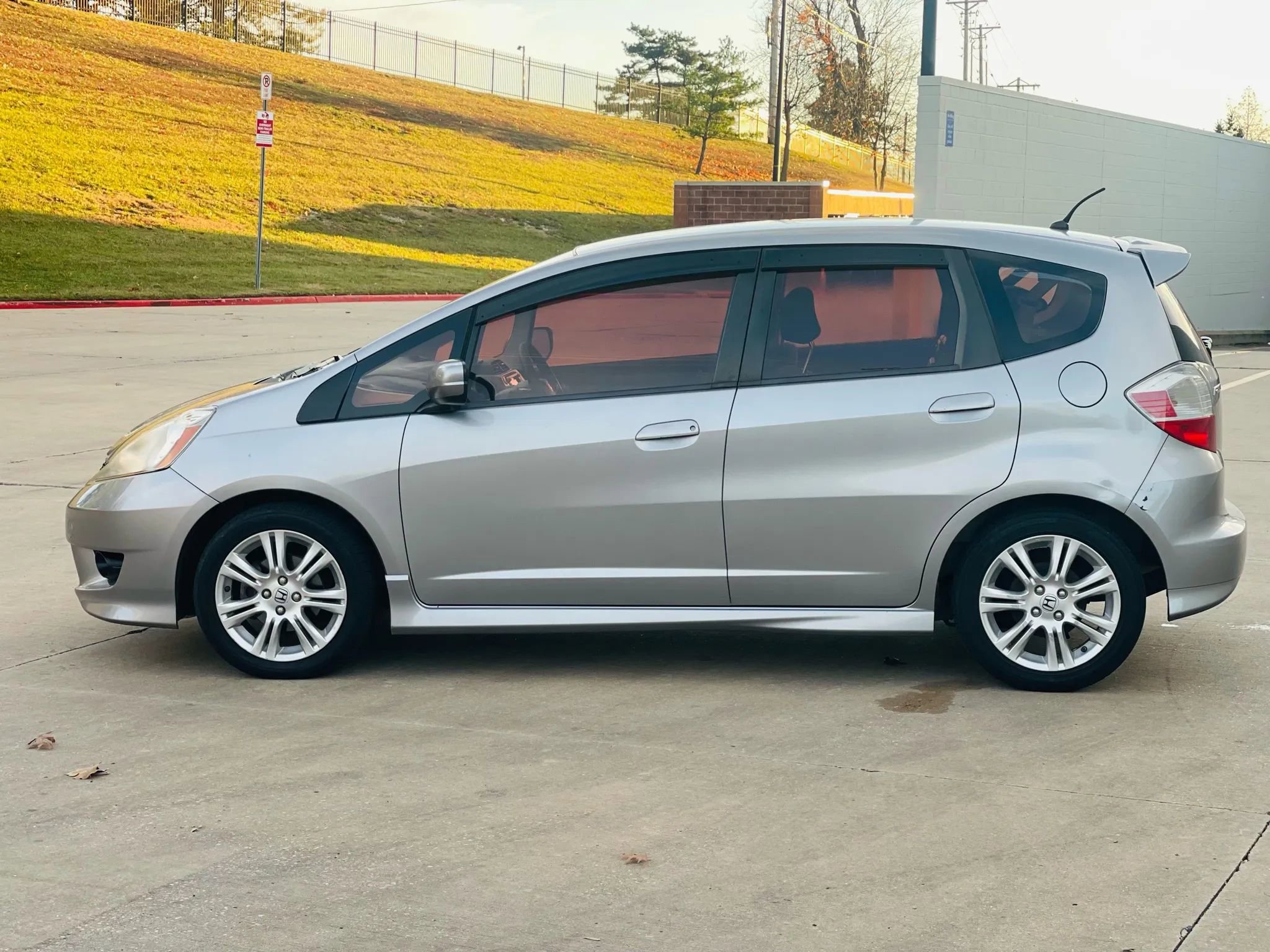 Used 2009 Honda Fit Sport image 4